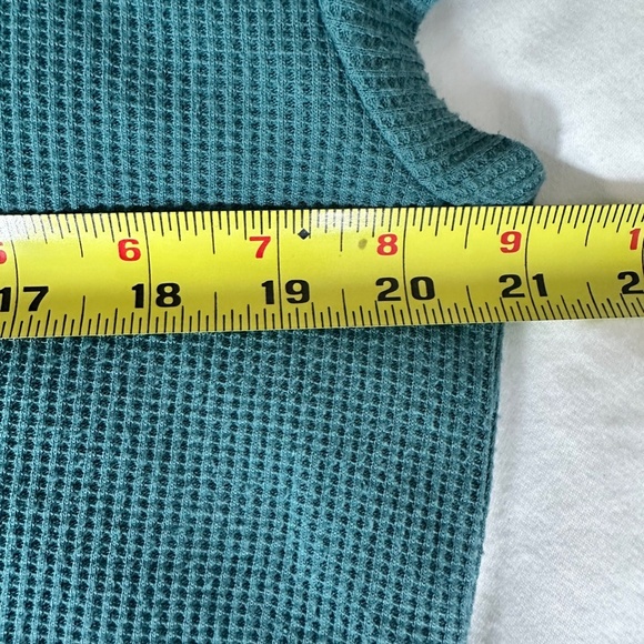 Abercrombie Kids Waffle Short Sleeve Shirt — Size 17/18 - Picture 4 of 5